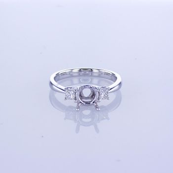0.23CT THREE STONE LOOK WITH PRINCESS CUT SIDES SEMI MOUNTING  009951