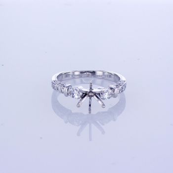 0.40CT PLATINUM SEMI MOUNT WITH 2 PEAR SHAPED SIDE DIAMONDS AND DIAMONDS IN THE SHANK 010065
