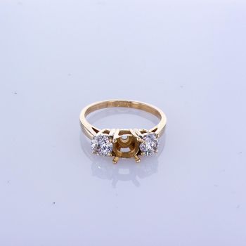 1.00ct 14KT YELLOW GOLD 3-STONE RING SETTING WITH ONE ROUND DIAMOND IN EACH SIDE 017049
