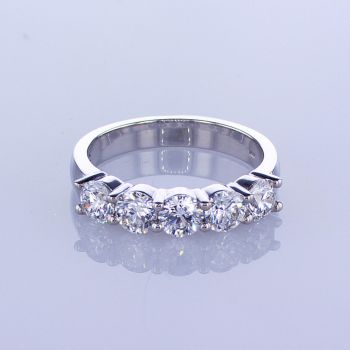 1.50CT 14KT WHITE GOLD ROUND CUT 5 STONE WEDDING BAND WITH SCALLOPED SHARED PRONG 018423