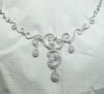 Round Cut Diamond Prong Necklace in 18Kt White Gold /IDJ332540