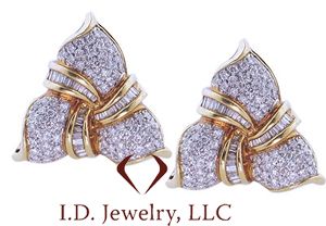 1.65Ct Round Baguette cut Diamond Earrings in 18K Yellow Gold/IDJ9327